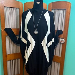 Ellen Tracy Black and White Zigzag Turtleneck sleeved Poncho